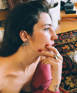 Orecchini ape in bronzo con granato e zirconi bianchi